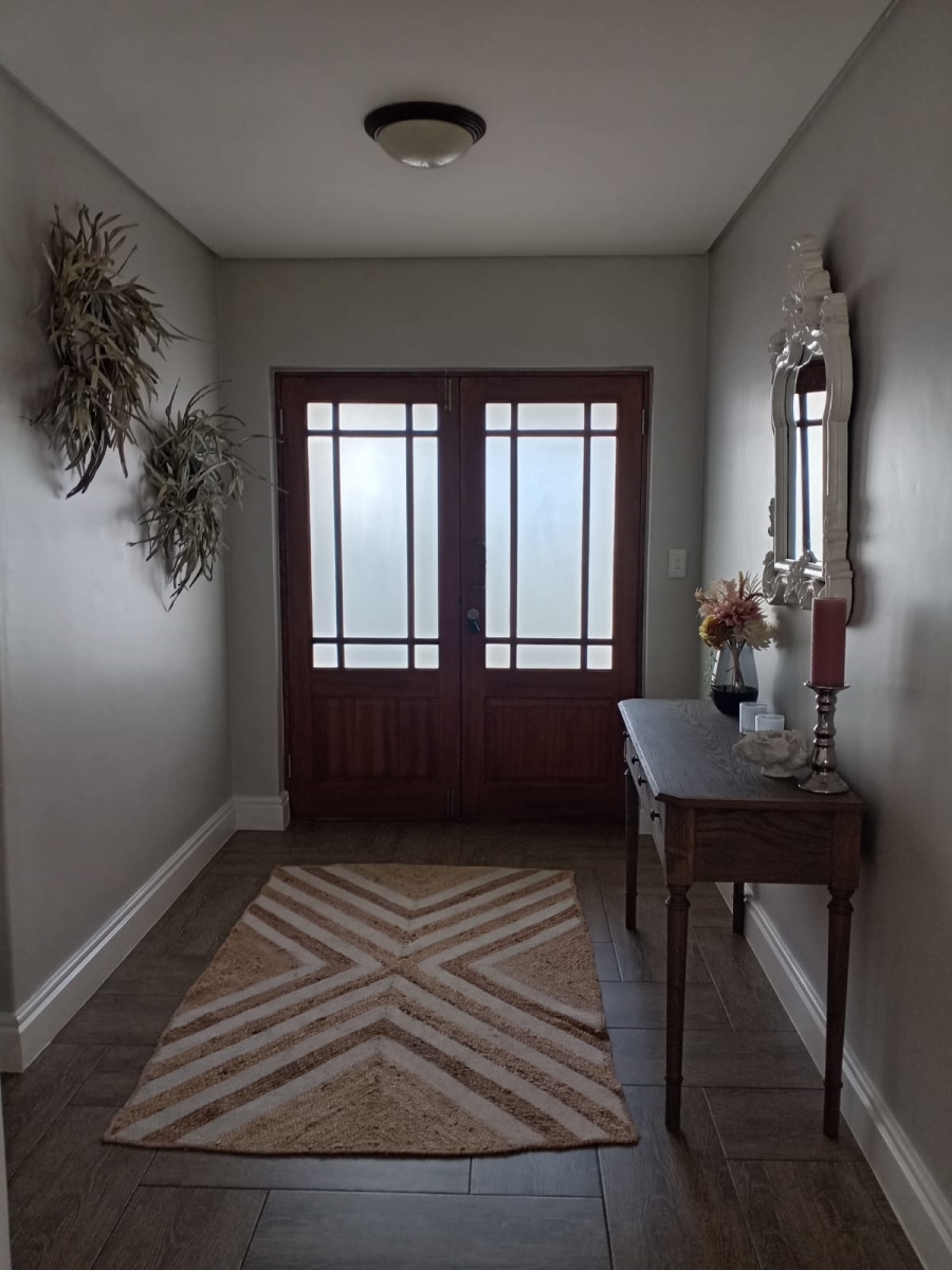 To Let 3 Bedroom Property for Rent in Croydon Olive Estate Western Cape